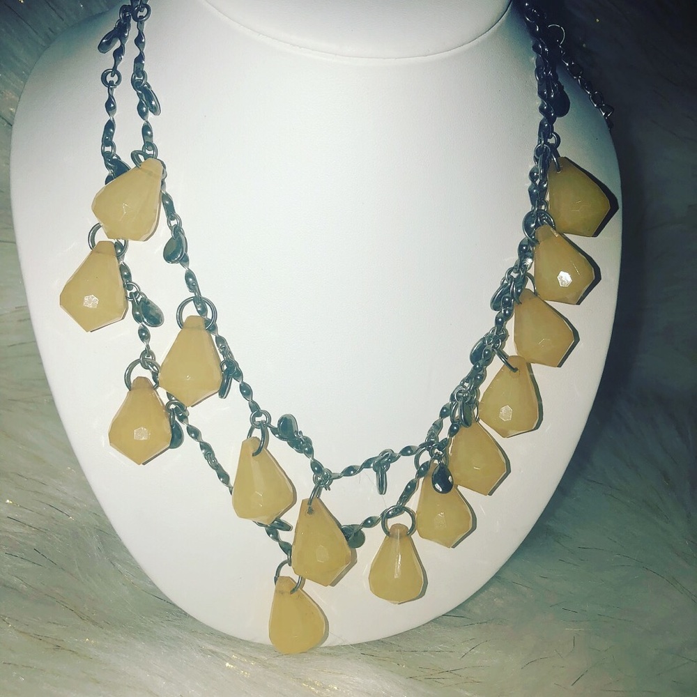Yellow teardrops necklace